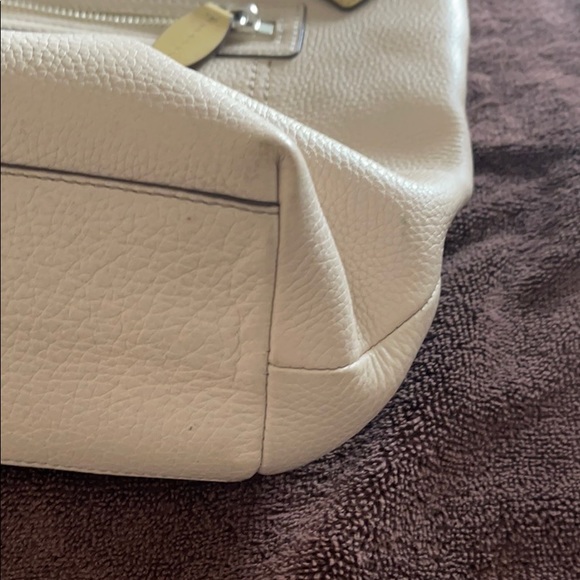 Cream Leather Coach Handbag - Picture 3 of 8